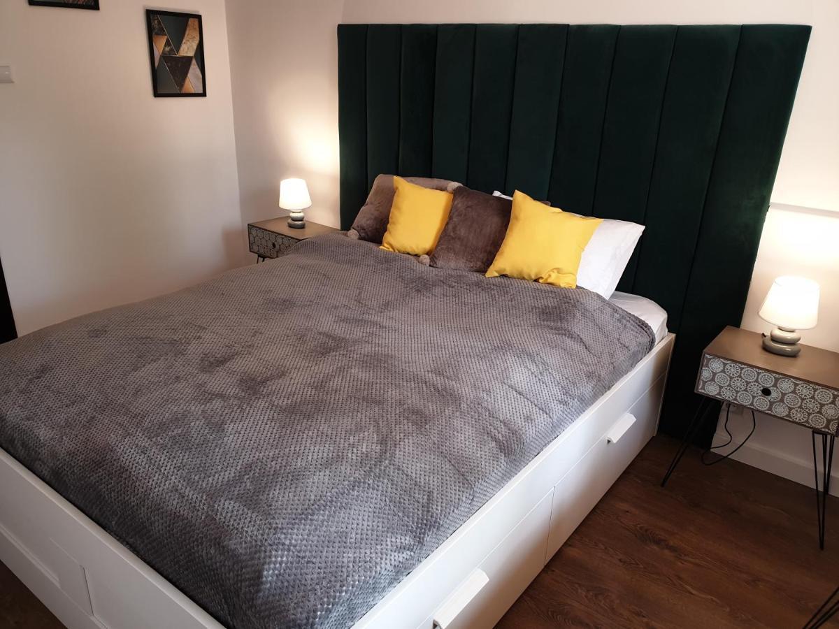 우치 Apartament Milionova 아파트 외부 사진